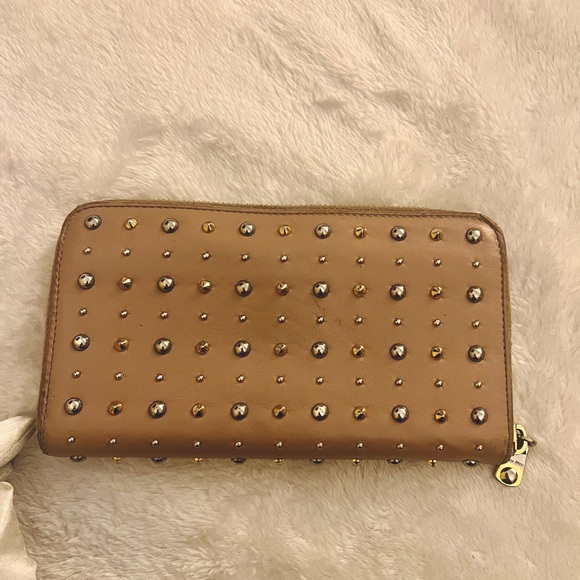 Miu Miu Zip Around Wallet - Picture 2 of 7